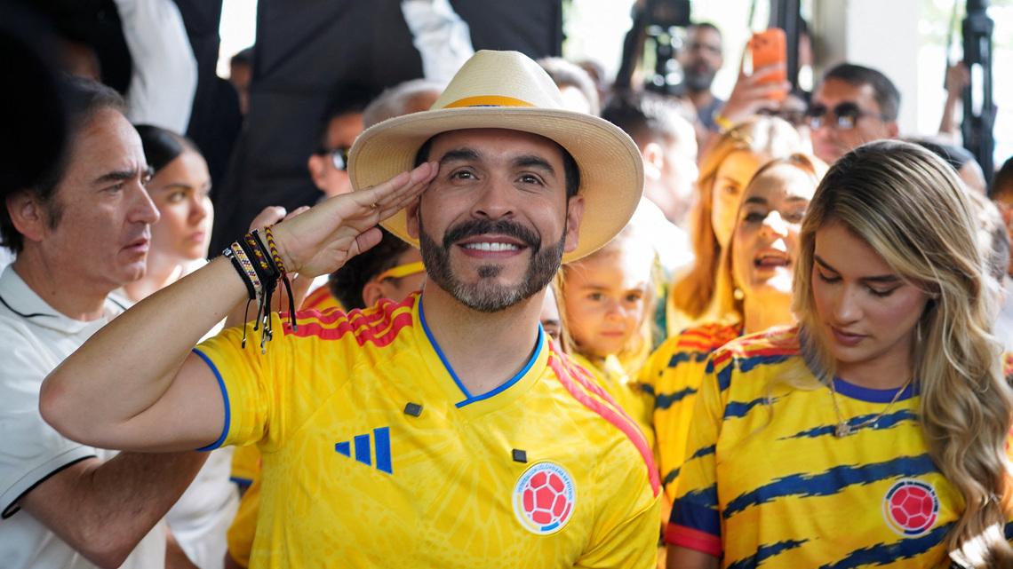 Empresario derechista De La Espriella se perfila como nuevo presidente de Colombia en reñida segunda vuelta 
