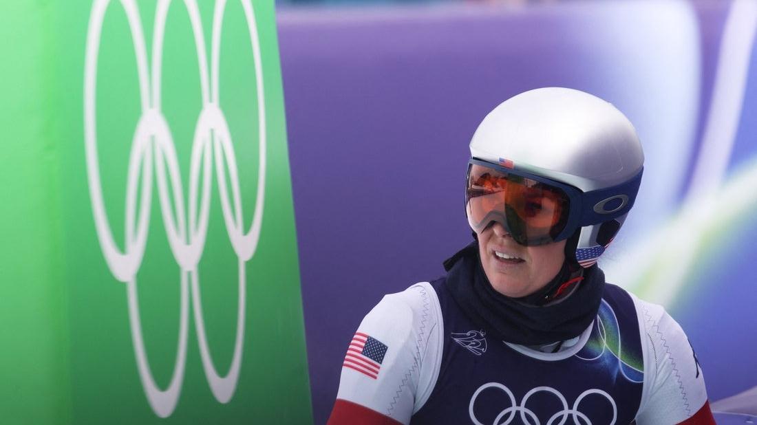 Lindsey Vonn comes home, "long and painful" rehab ahead 