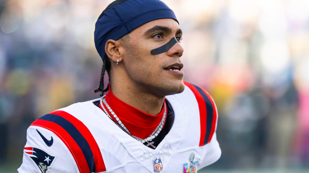 Christian Gonzalez on the field for the Patriots. 