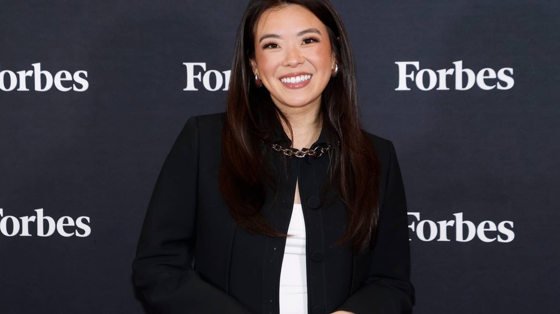 Vivian Tu's IPO warning lands as SpaceX buyers split by $1,851