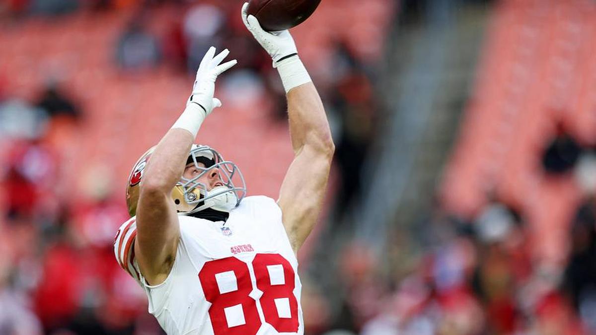  Nov 30, 2025; Cleveland, Ohio, USA; San Francisco 49ers tight end Jake Tonges (88) warms up before the game against the Cleveland Browns at Huntington Bank Field. Mandatory Credit: Scott Galvin-Imagn Images | Scott Galvin-Imagn Images 