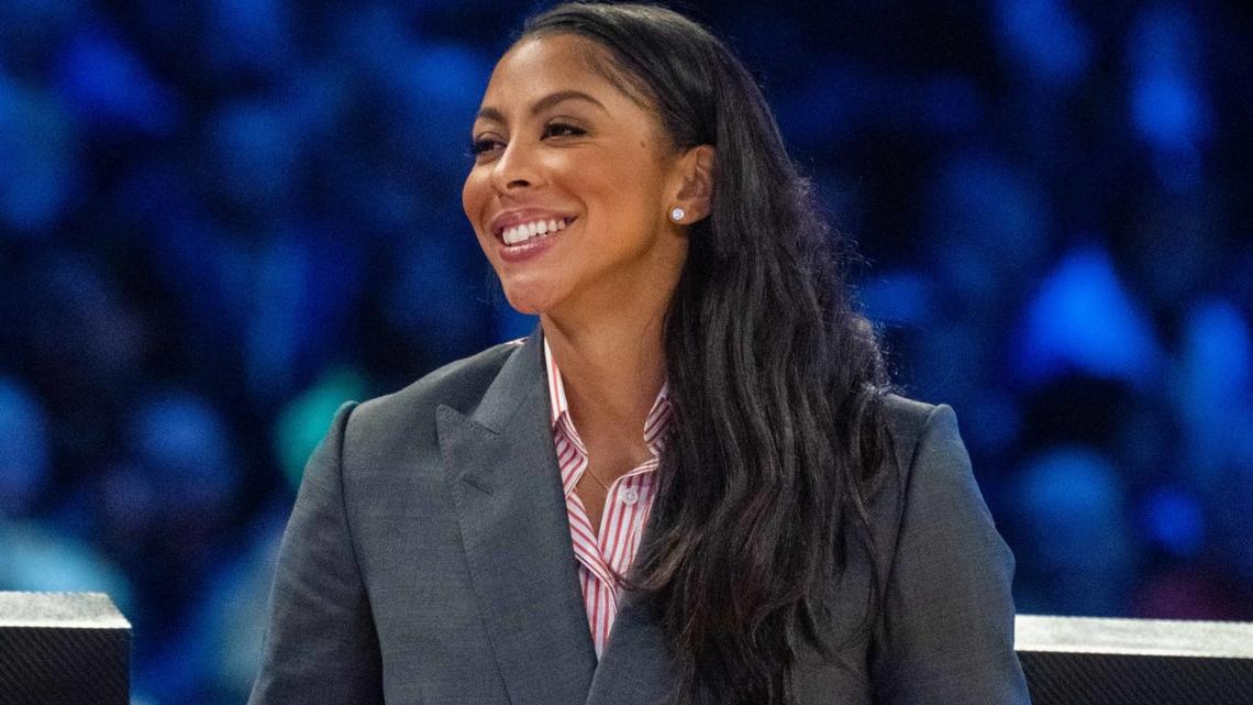 Candace Parker Takes Clear Side In Geno Auriemma vs. Dawn Staley 