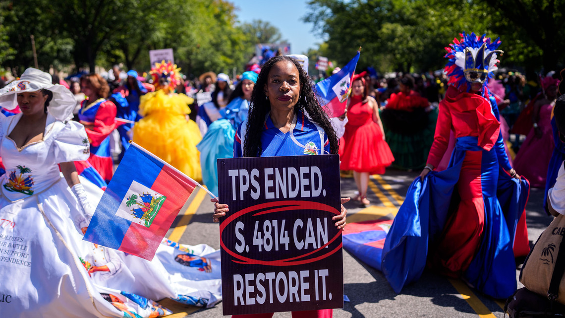 Salvadorans anxiously await news on whether TPS protections will end