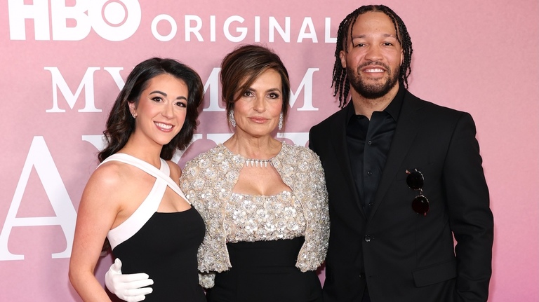 Jalen Brunson's Wife Gushes Over His Relationship With Mariska Hargitay 