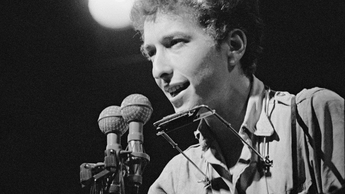 1962 Bob Dylan Love Song Was Inspired by an Unexpected Wake-Up Call at Dawn 