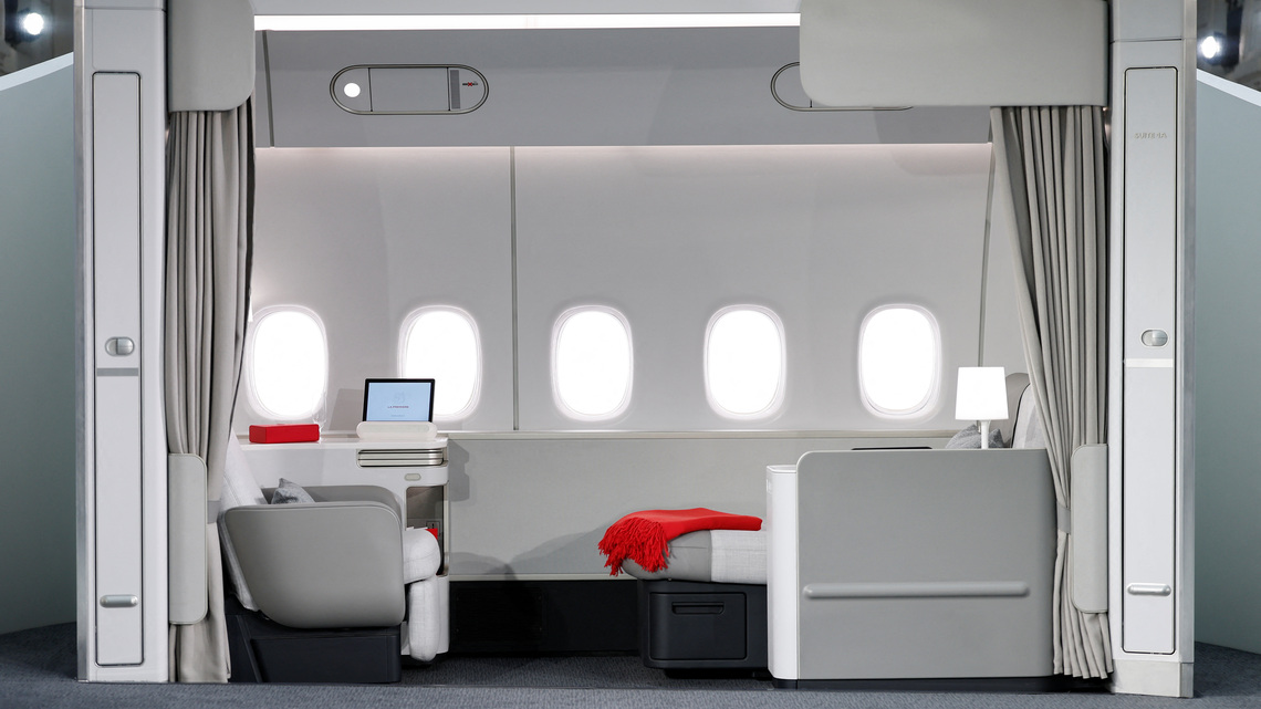 Caviar and champagne: Air France's luxury shift helps ride out Iran war impact 