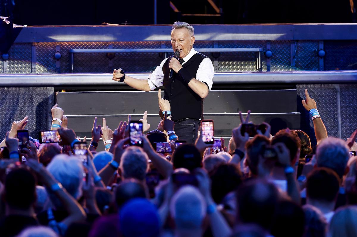  Bruce Springsteen and the E Street Band in concert at Nationals Park on May 27, 2026, in Washington, D.C. 