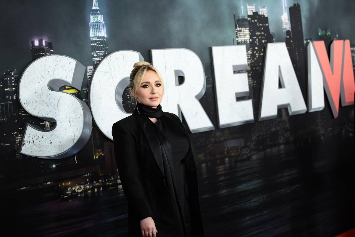  Hayden Panettiere attends the world premiere of Paramount's "Scream VI" at AMC Lincoln Square Theater in New York City. 
