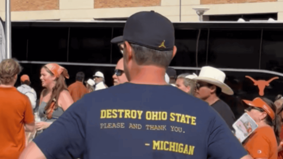 Michigan Fan Went All The Way To Texas Stadium To Troll Ohio State Fans 