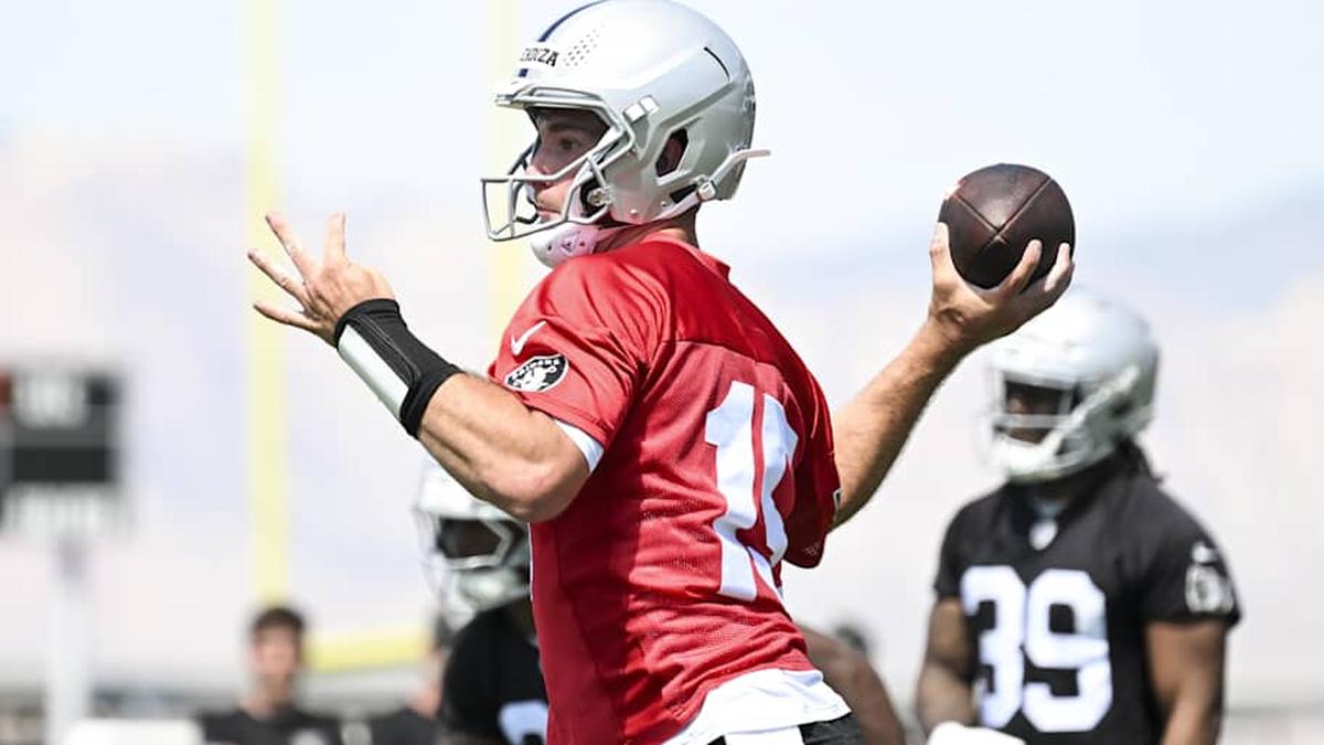  May 2, 2026; Henderson, NV, USA; Las Vegas Raiders quarterback Fernando Mendoza (15) runs through a drill during a Rookie Minicamp at Intermountain Health Performance Center. Mandatory Credit: Candice Ward-Imagn Images | Candice Ward-Imagn Images 