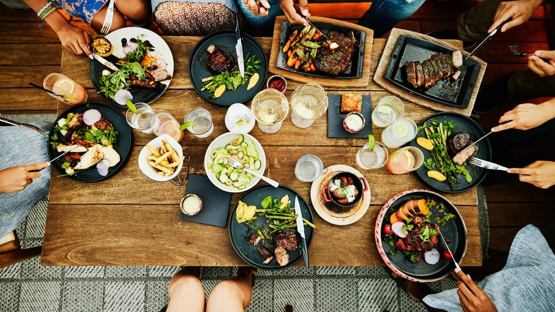 ‘I'm a Gastroenterologist-This Is the One Drink I Always Avoid at Restaurants' 