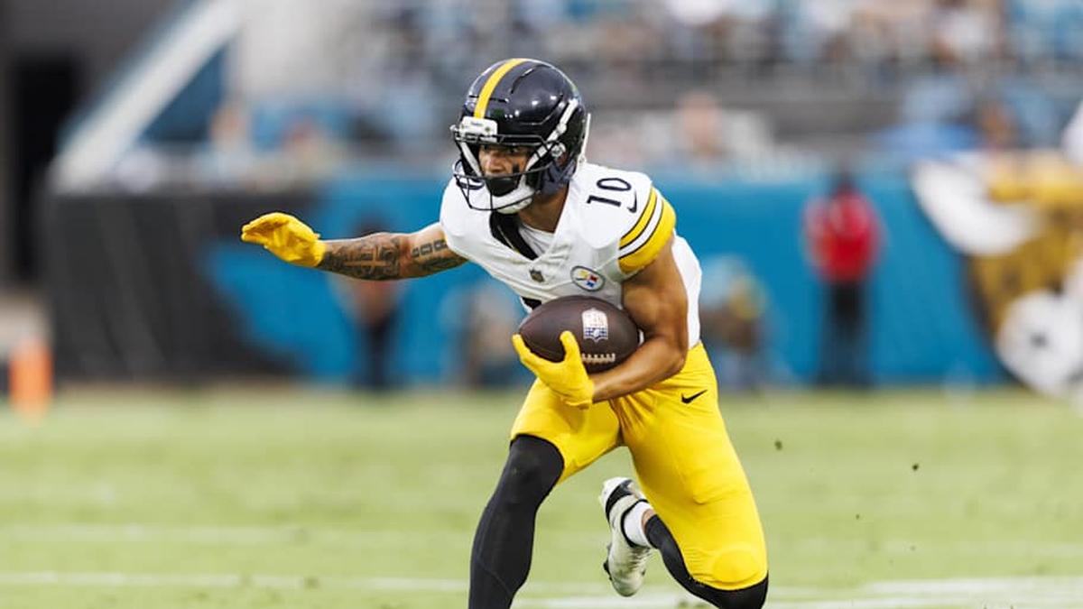  Aug 9, 2025; Jacksonville, Florida, USA; Pittsburgh Steelers wide receiver Roman Wilson (10) runs the ball against the Jacksonville Jaguars during the first quarter at EverBank Stadium. Mandatory Credit: Morgan Tencza-Imagn Images | Morgan Tencza-Imagn Images 