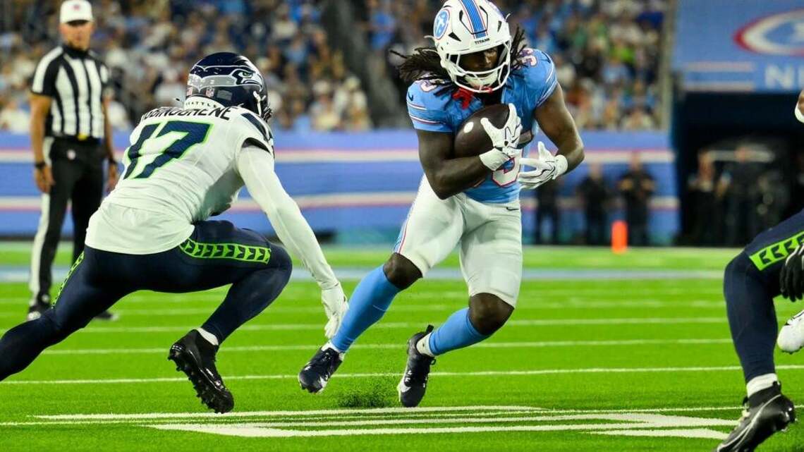 Titans rally from early deficit to beat Seahawks in preseason action 