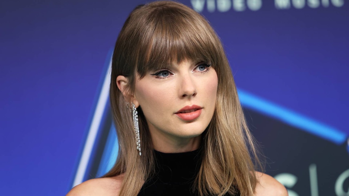 Taylor Swift's New Music Video Makes Its World Premiere at the MTV Video Music Awards 