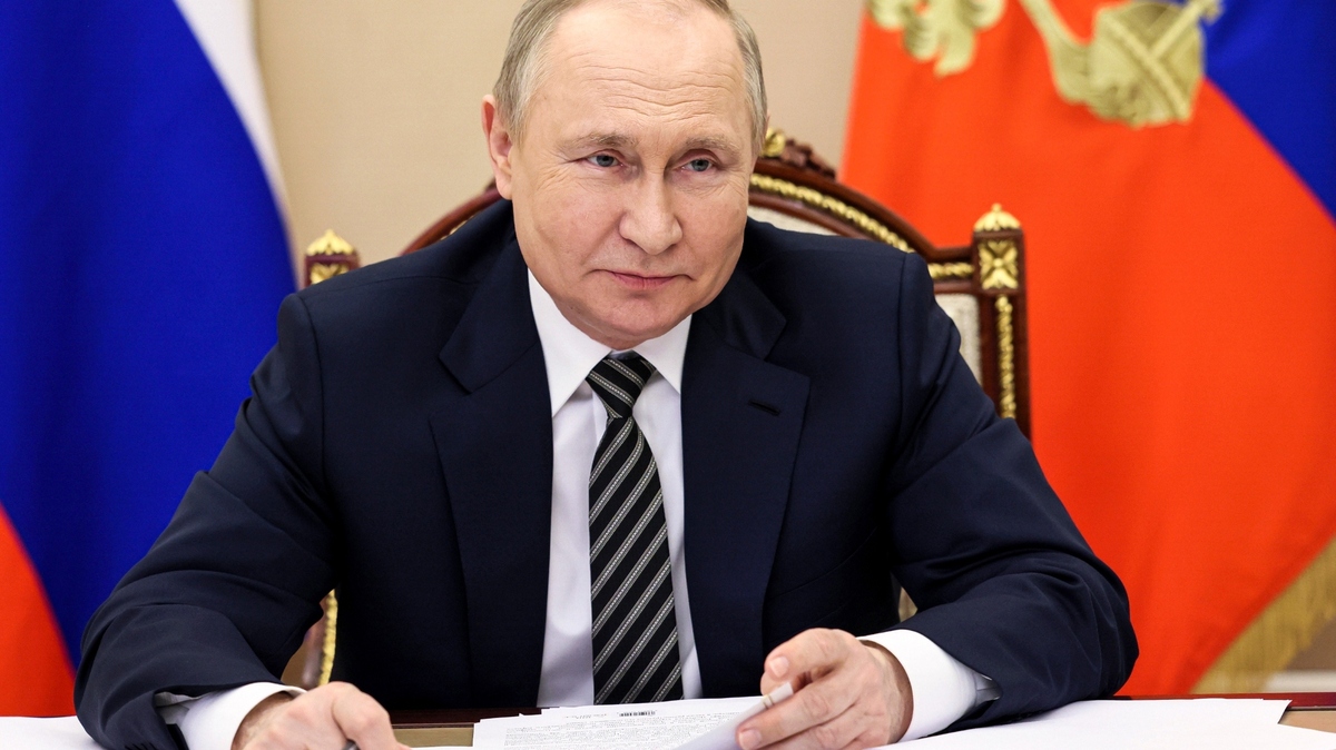 El gobernante ruso, Vladimir Putin, asiste a una reunión por videoconferencia en Moscú, Rusia, el viernes 27 de mayo de 2022. (Mikhail Metzel, Sputnik, Kremlin, foto vía AP)