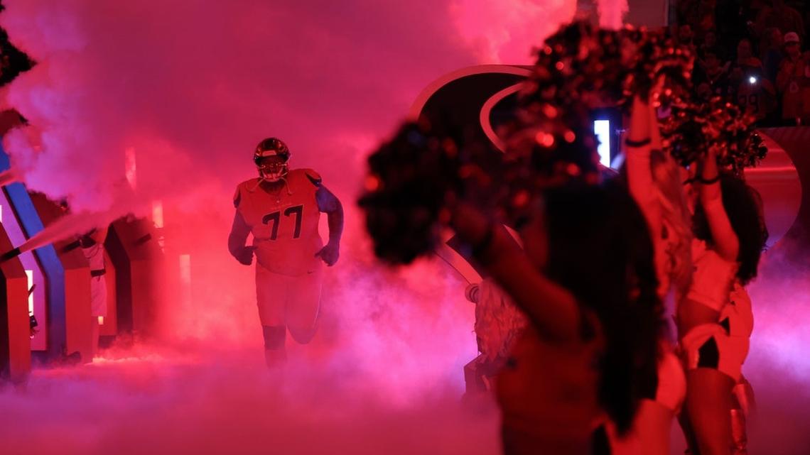 Texans OT Trent Brown agrees to one-year, $7M contract 
