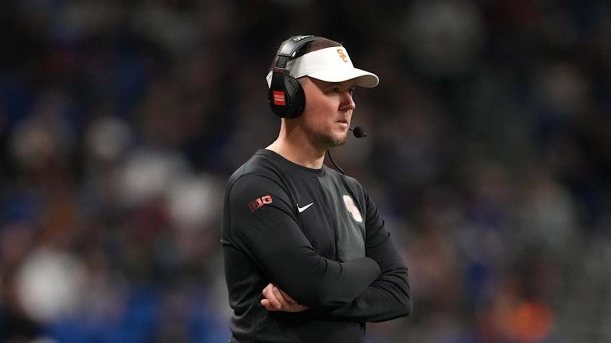  Dec 30, 2025; San Antonio, TX, USA; Southern California Trojans head coach Lincoln Riley watches from the sidelines against the TCU Horned Frogs in the first half during the Alamo Bowl at Alamodome. Mandatory Credit: Kirby Lee-Imagn Images | Kirby Lee-Imagn Images 