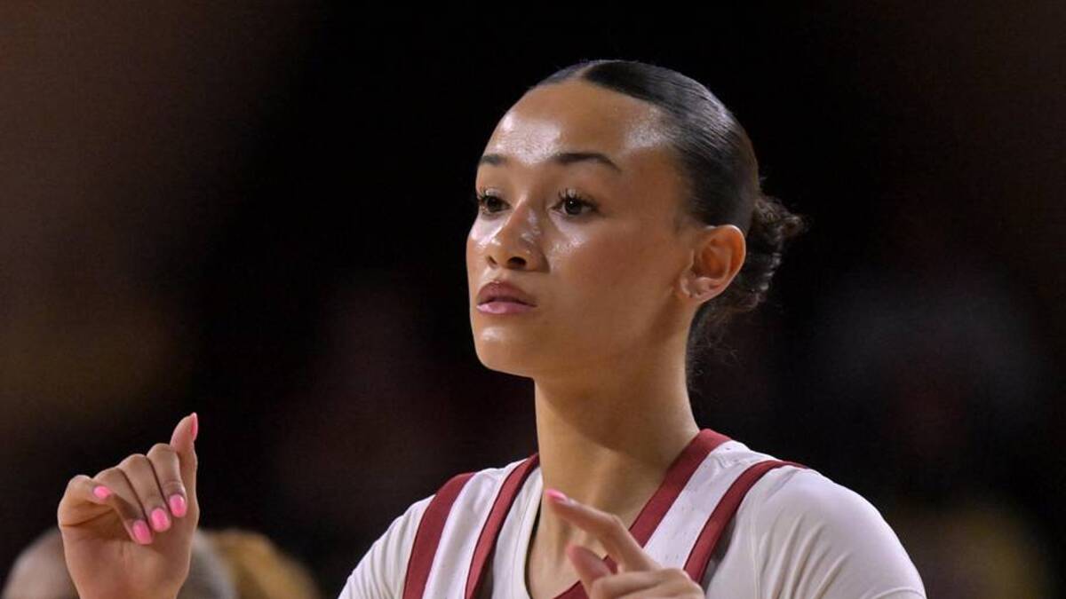  Jan 29, 2026; Los Angeles, California, USA; USC Trojans guard Jazzy Davidson (9) warms up prior to the game against the Iowa Hawkeyes at Galen Center. Mandatory Credit: Jayne Kamin-Oncea-Imagn Images | Jayne Kamin-Oncea-Imagn Images 