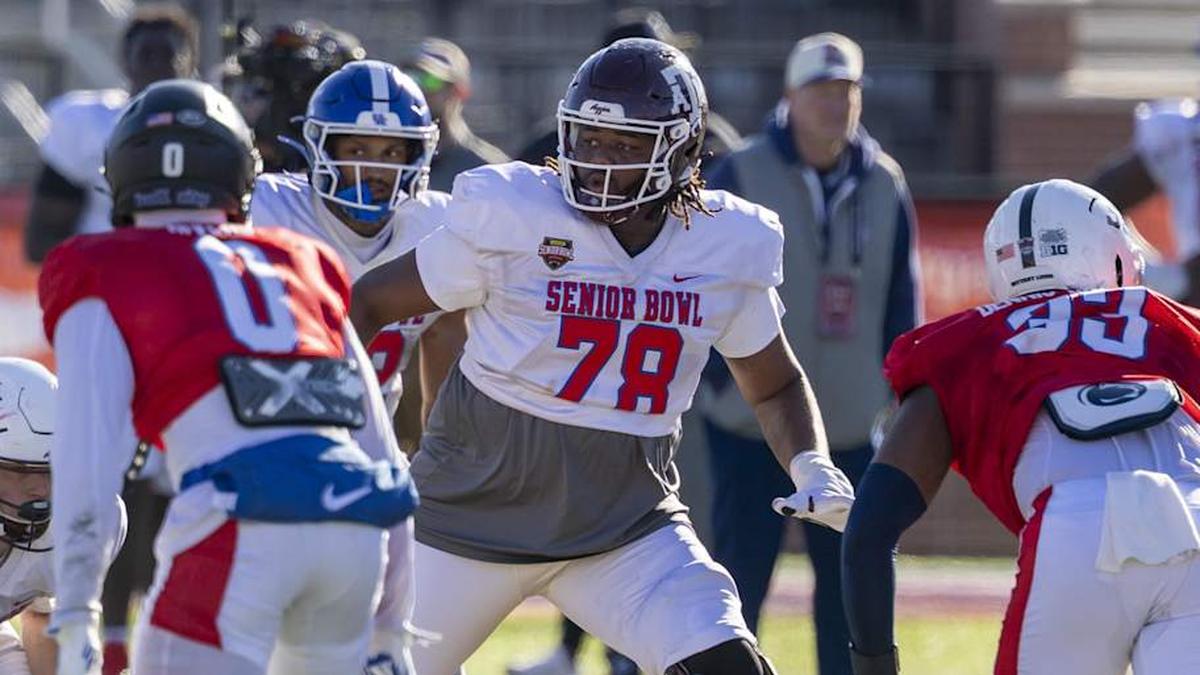  Jan 28, 2026; Mobile, AL, USA; National Team offensive lineman Dametrious Crownover (78) of Texas A&M looks for a block during National Senior Bowl practice at Hancock Whitney Stadium. Mandatory Credit: Vasha Hunt-Imagn Images | Vasha Hunt-Imagn Images 