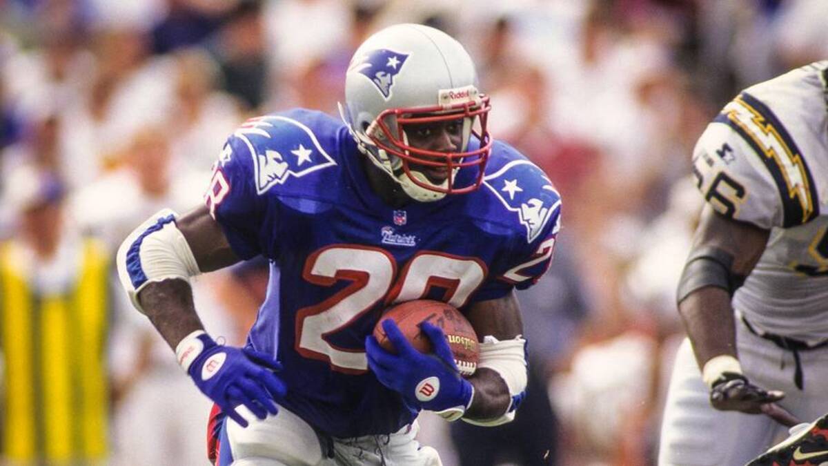  Aug 31, 1997; Foxboro, MA, USA; FILE PHOTO; New England Patriots running back Curtis Martin (28) in action against the San Diego Chargers at Foxboro Stadium. Mandatory Credit: Lou Capozzola-USA TODAY NETWORK | Lou Capozzola-Imagn Images 