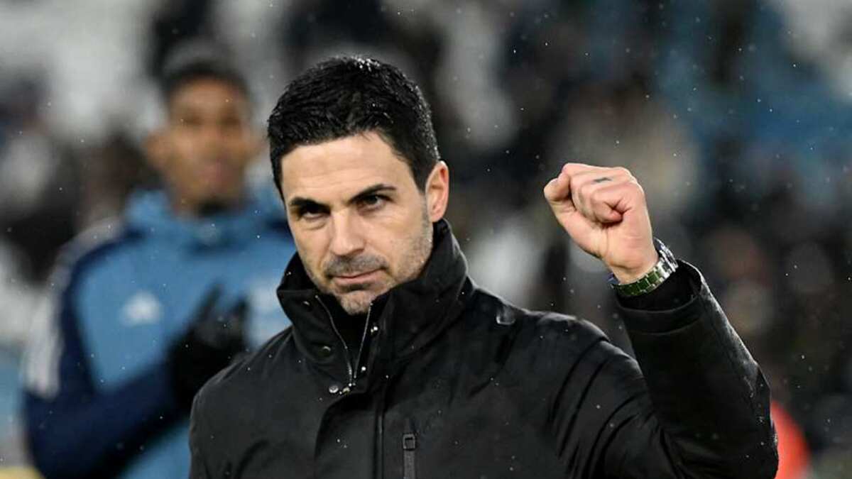  Mikel Arteta's Arsenal revert to a 4-4-2 when they don't have the ball. | Stuart MacFarlane/Arsenal FC/Getty Images 