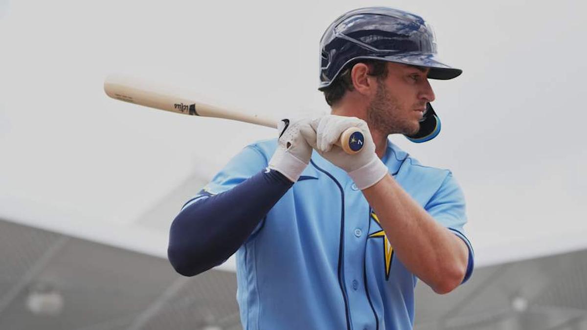  Feb 26, 2026; Fort Myers, Florida, USA; Tampa Bay Rays shortstop Carson Williams (7) stands in the on deck circle before the game against the Boston Red Sox at JetBlue Park at Fenway South. | Jim Rassol-Imagn Images 