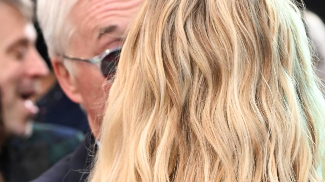 Scarlett Johansson Reveals Her Extensive Back Tattoos in a Striking Red-Carpet Appearance 