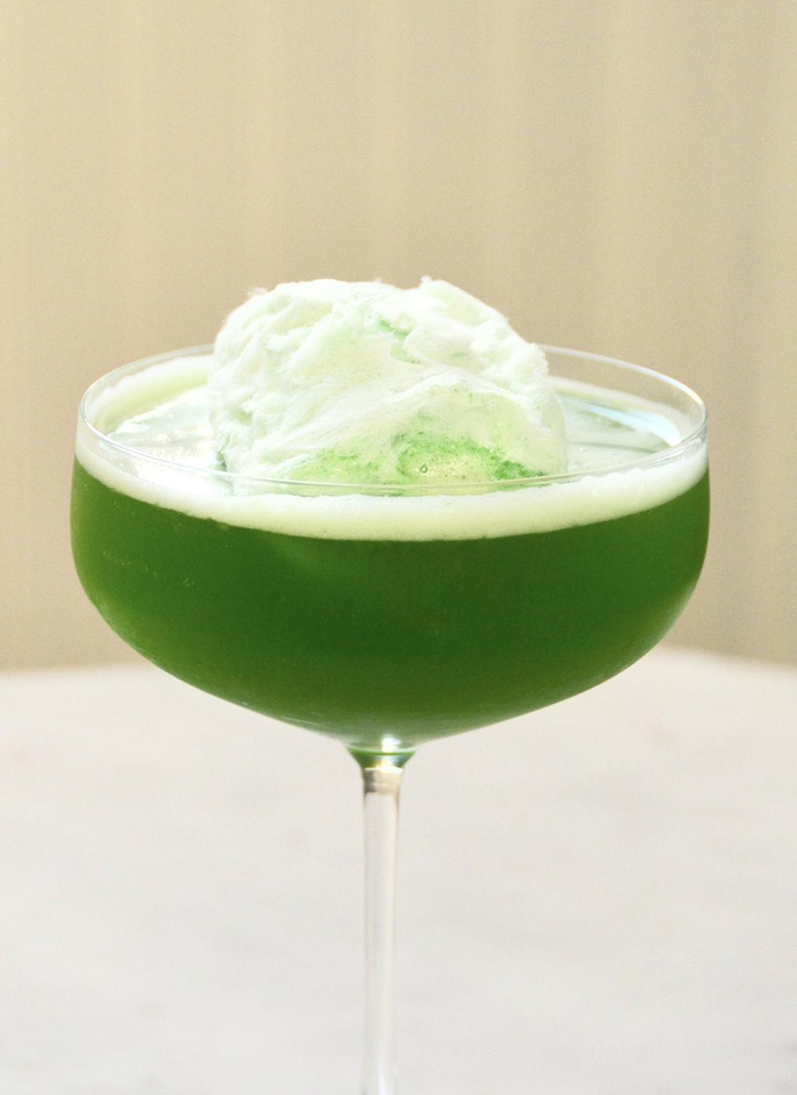 This Girl Walks Into a Bar