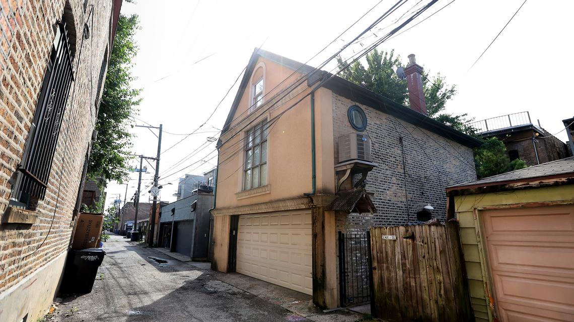 Coach houses now legal in much of Chicago as Mayor Brandon Johnson touts housing efforts 