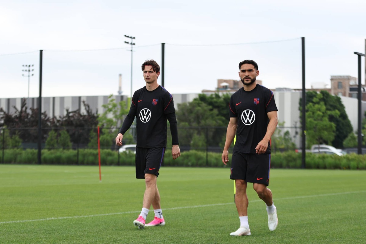 (L-R) Brenden Aaronson #11 and Cristian Roldan #15 of team United States warm up during a training session before an international friendly match against Germany at Endeavor Health Performance Center on June 5, 2026 in Chicago, Illinois. (Photo by Omar Vega/Getty Images) Photo by Omar Vega/Getty Images