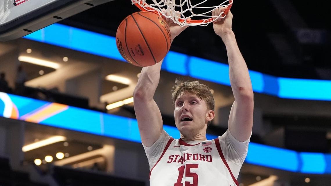Report: Ex-Stanford C Oskar Giltay transferring to UConn 