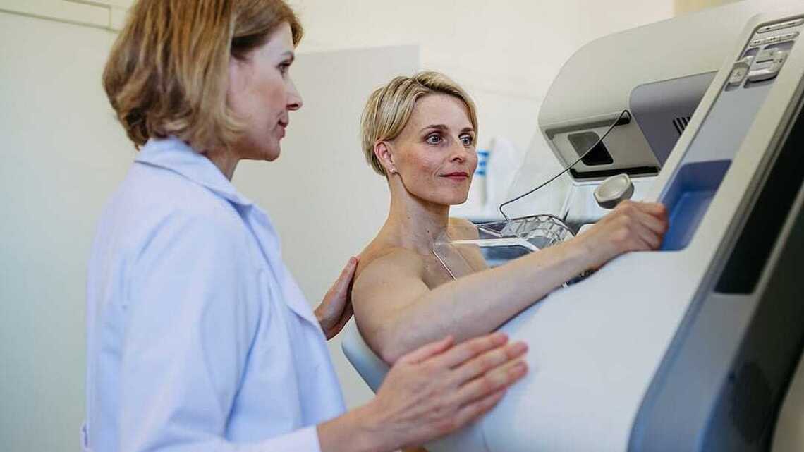 Most breast cancers aren't genetic. Here's what doctors want women to know 