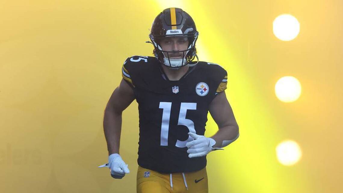 Steelers WR Ben Skowronek Injured Against Bills