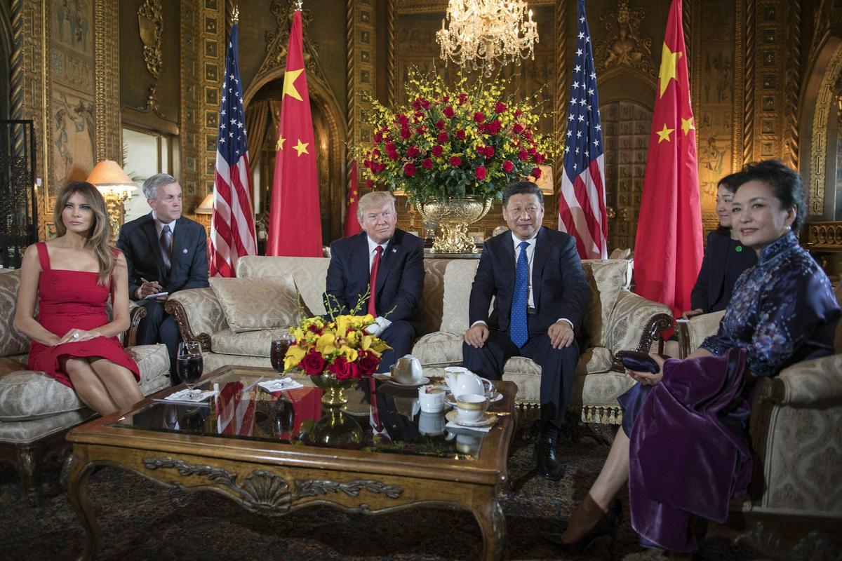  U.S. first lady Melania Trump, Donald Trump, Chinese President Xi Jinping and his wife, Peng Liyuan, in West Palm Beach, Fla., on April 6, 2017. Jim Watson /AFP via Getty Images 