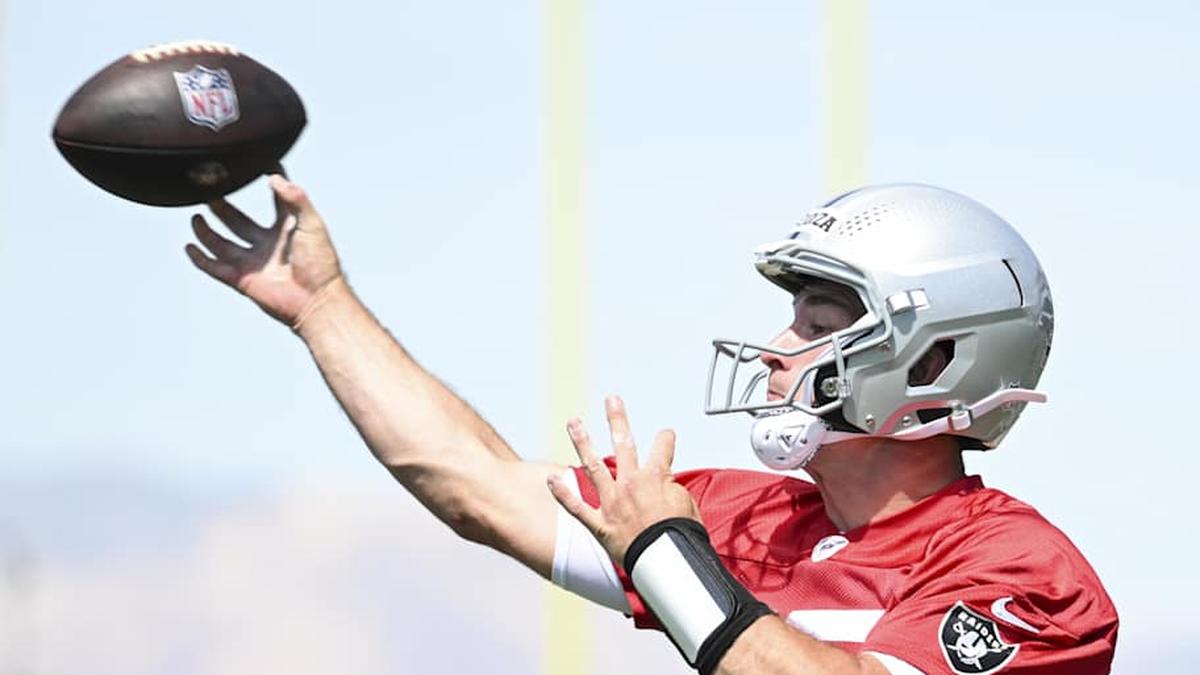  May 2, 2026; Henderson, NV, USA; Las Vegas Raiders quarterback Fernando Mendoza (15) runs through a drill during a Rookie Minicamp at Intermountain Health Performance Center. Mandatory Credit: Candice Ward-Imagn Images | Candice Ward-Imagn Images 