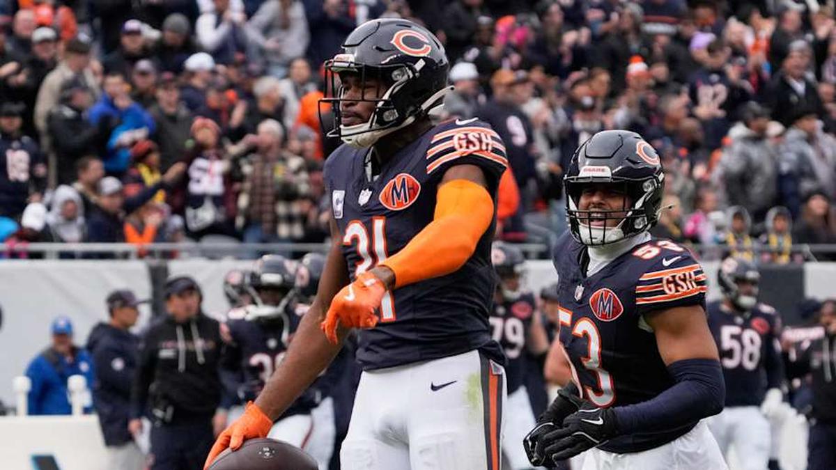  Oct 19, 2025; Chicago, Illinois, USA; Chicago Bears free safety Kevin Byard (31)reacts after intercepting a pass intended for New Orleans Saints wide receiver Rashid Shaheed (not pictured) during the second half at Soldier Field. Mandatory Credit: David Banks-Imagn Images | David Banks-Imagn Images 