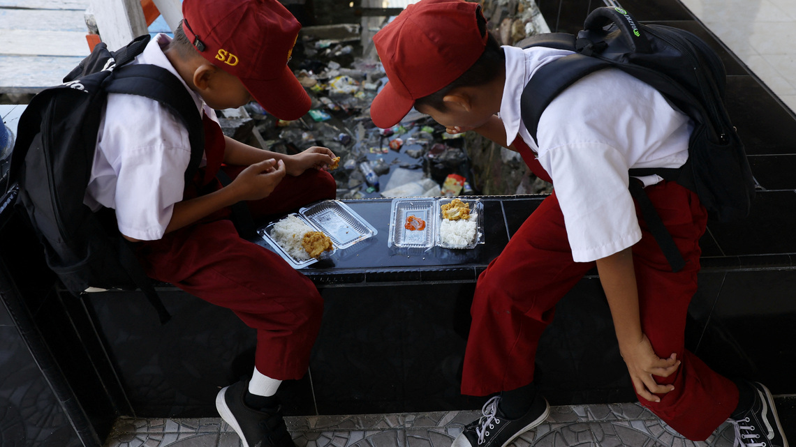 Indonesia to launch 480 free-meals scheme kitchens in October, most to be in remote areas 
