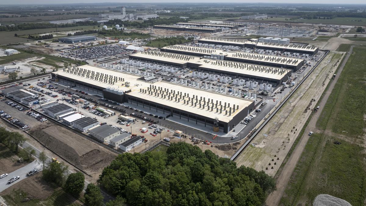 Ohio economists largely oppose tax incentives for data centers, warning subsidies raise electric bills and offer few permanent jobs while boosting utility profits.