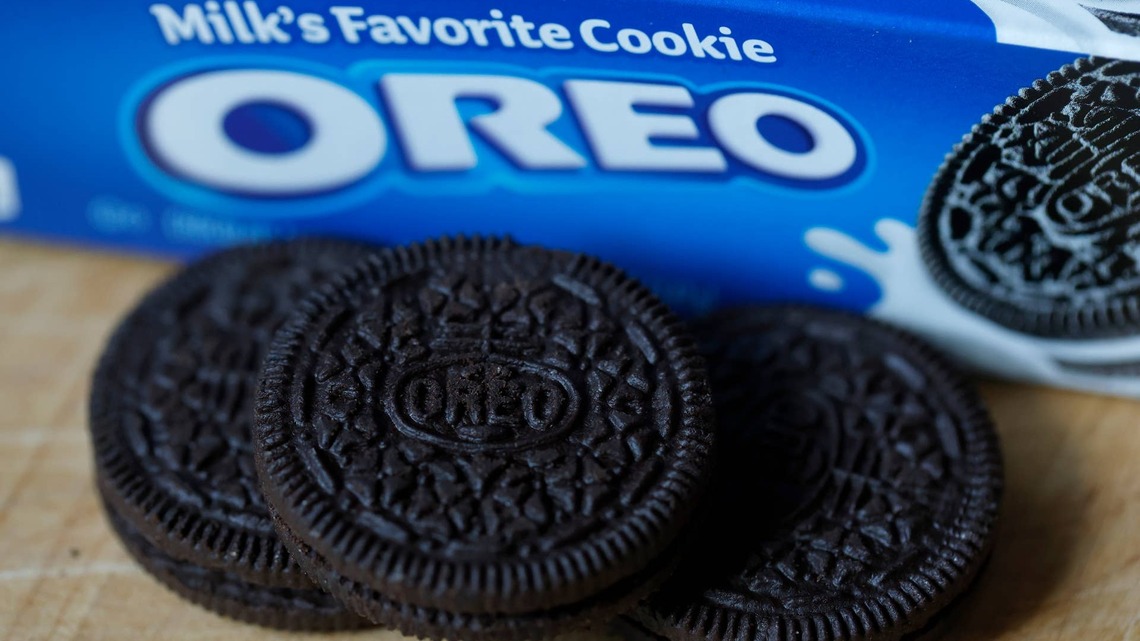 Cold Stone Creamery's New Cookies 'n' Peanut Butter Ice Cream Taco with Oreo and Reese's 
