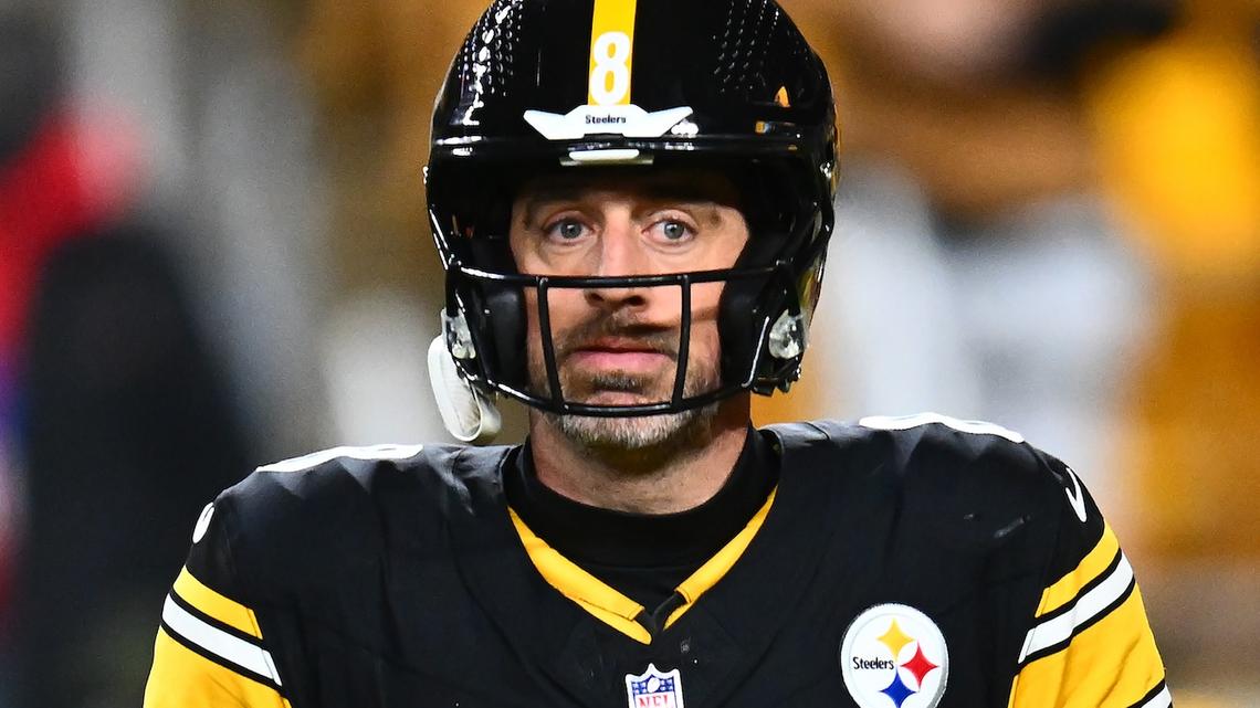 Aaron Rodgers Sports Wedding Ring as Intrigue About Wife Lingers 
