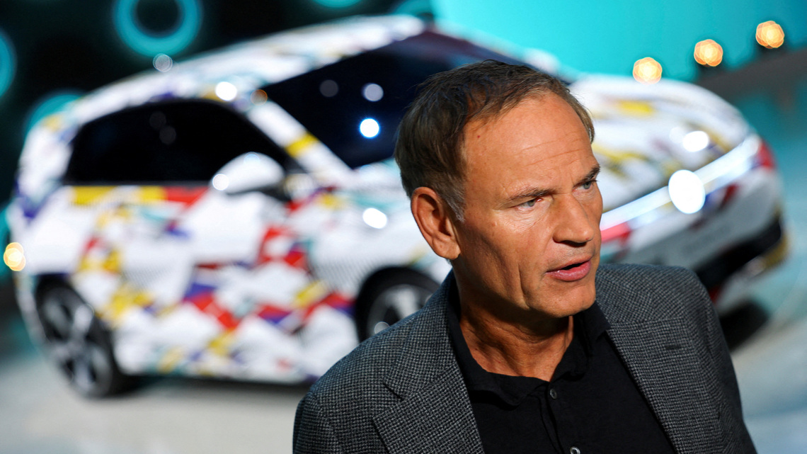 Volkswagen CEO, labour boss dig in ahead of key board meeting