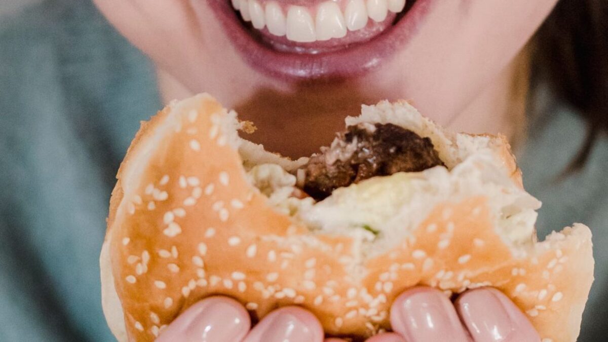 Photo by Tim Samuel via Pexels). 