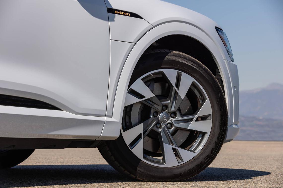  2019 Audi e-tron Audi