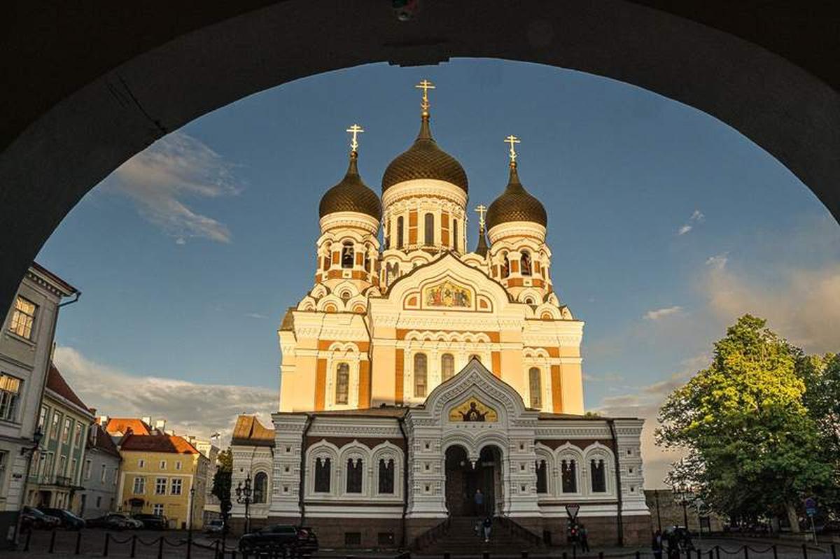  The Russian Orthodox Alexander Nevsky Cathedral Opposite the Estonian Parliament Building. Photo Credit: Simon Lock/MyEclecticImages 