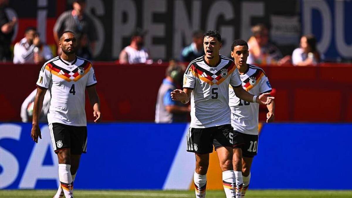  Germany looked open at the back… again. | Tom Weller/picture alliance/Getty Images 