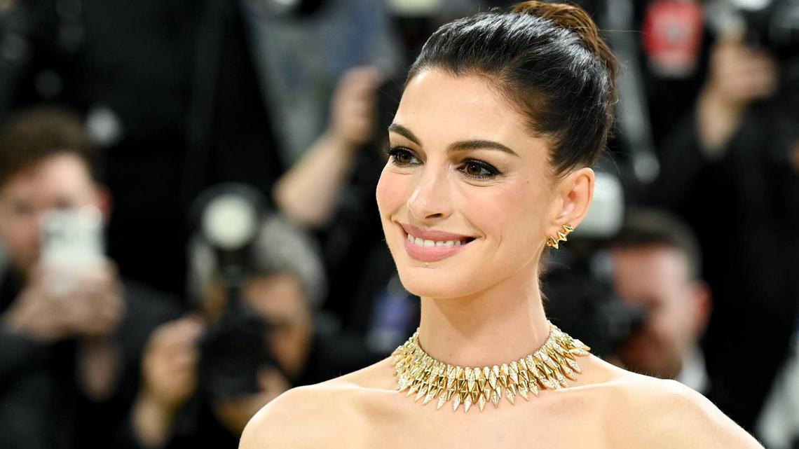 Anne Hathaway, 43, Breaks Silence on Facelift Rumors: ‘These Are Huge Medical Decisions' 