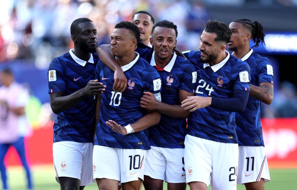  Kylian Mbappe celebrates with teammates after scoring the team's second goal during the FIFA World Cup 2026 Group I match between France and Senegal. Photo by Dan Mullan/Getty Images