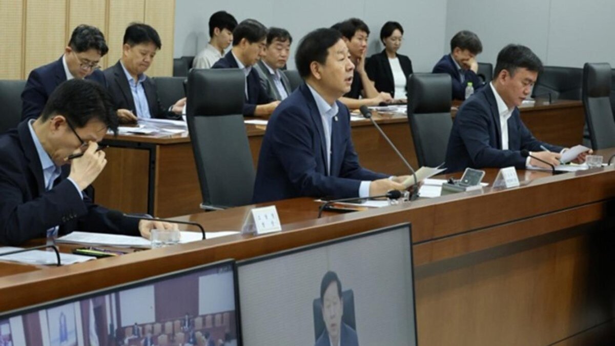 South Korean Finance Minister Koo Yun-cheol (C), who serves concurrently as the deputy prime minister for economic affairs, attends a meeting of the emergency economic headquarters at the government complex in Sejong, South Korea, 03 July 2026. Photo by YONHAP / EPA