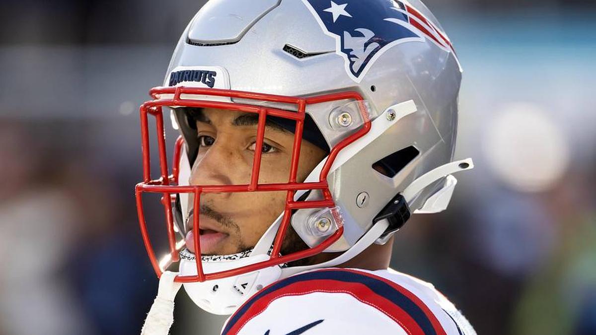  Feb 8, 2026; Santa Clara, CA, USA; New England Patriots running back Treveyon Henderson (32) against the Seattle Seahawks during Super Bowl LX at Levi's Stadium. Mandatory Credit: Mark J. Rebilas-Imagn Images | Mark J. Rebilas-Imagn Images 