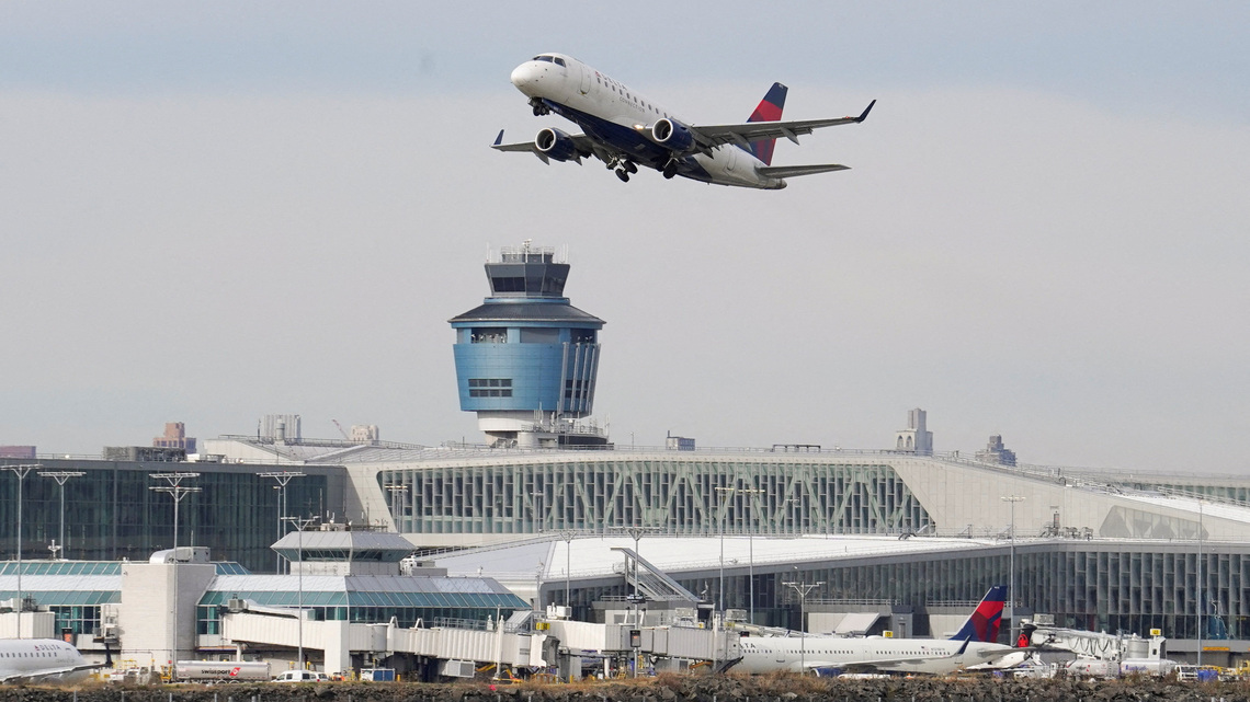FAA delaying flights at New York, Philadelphia airports 